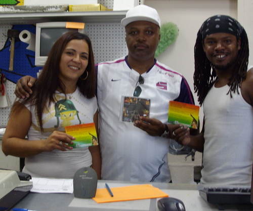Clinark with Bermuda Paint Company Crew Maria and Bredda AUG 2007 Thanks fo